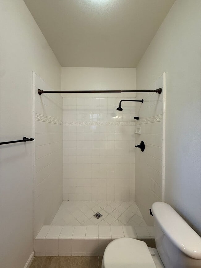 Building Photo - Centrally Located Single Story Home in Traditions