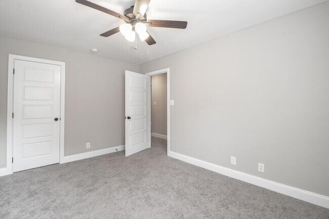 Building Photo - 2994 Gibbs Ln