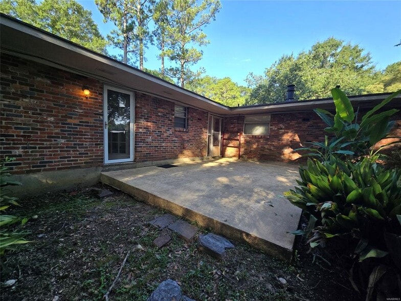 Building Photo - 111 Easthaven Rd