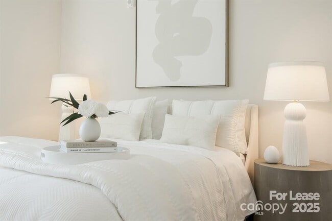 Building Photo - 14011 Bespoke Rd