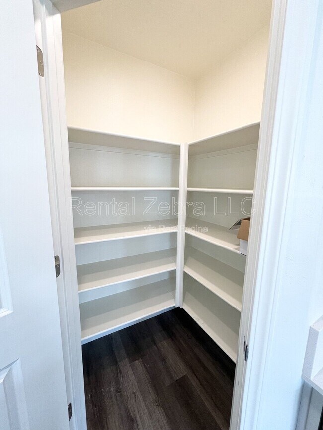 Building Photo - 4063 Cinnabar Ct
