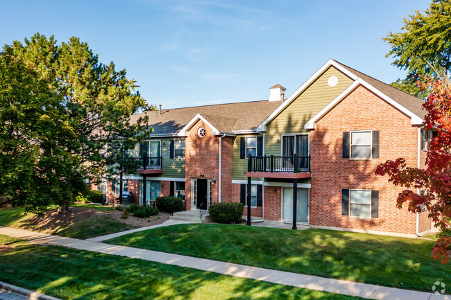 Chantecleer Lakes - 1550 Raymond Dr Naperville IL 60563 | Apartment Finder