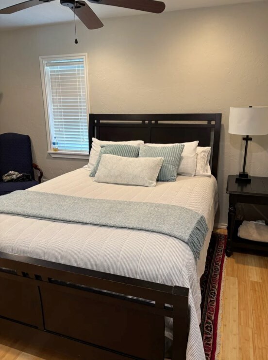 Building Photo - 1015 NE Mustang Dr