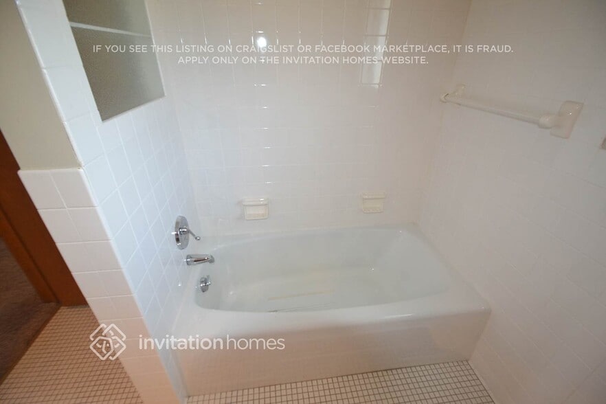 Building Photo - 11208 Mississippi Dr N