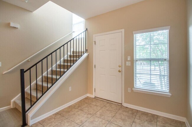 Building Photo - 2293 Del Carmel Way