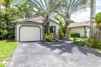 Building Photo - 2533 Bedford Mews Dr