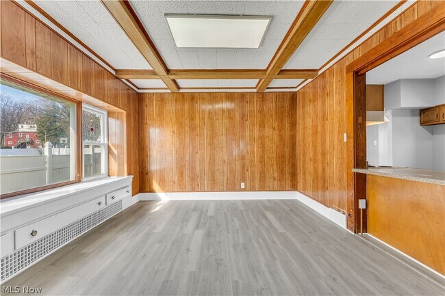 Building Photo - 516 Whitney Ave