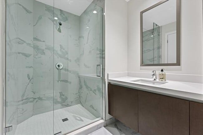 Building Photo - 851 NE 1st Ave