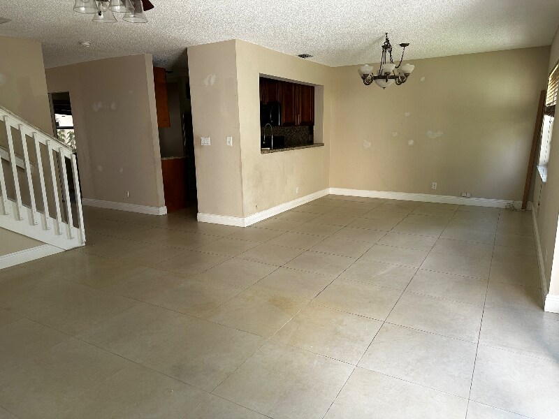 Building Photo - 8438 NW 40th Ct