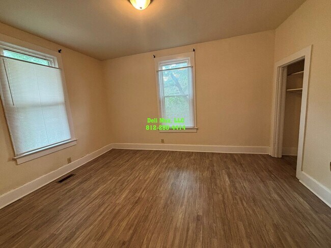 Building Photo - 213 Taylor Ave