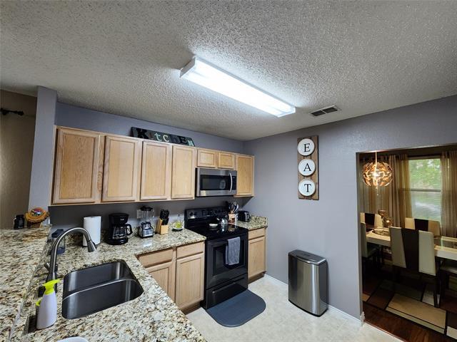 Building Photo - 5420 Comanche Wells Dr