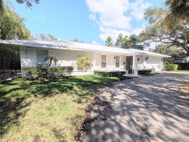 Building Photo - 5920 Maynada St