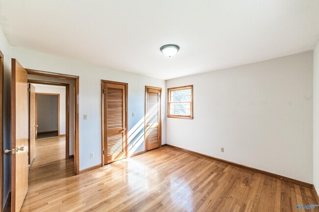 Building Photo - 2103 Shannonhouse Rd SW
