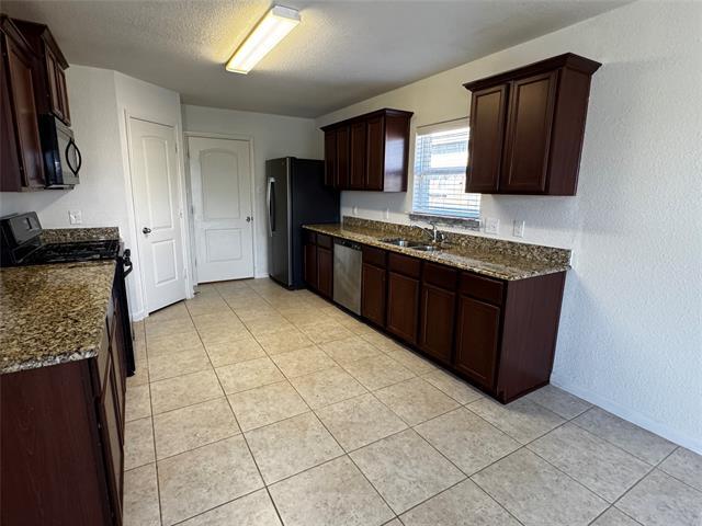 Building Photo - 4420 Elderberry St