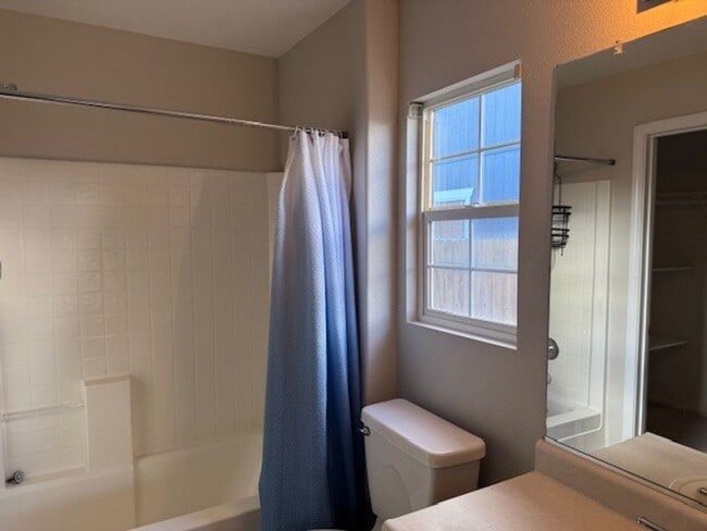 Building Photo - Lemon Valley Three Bedroom