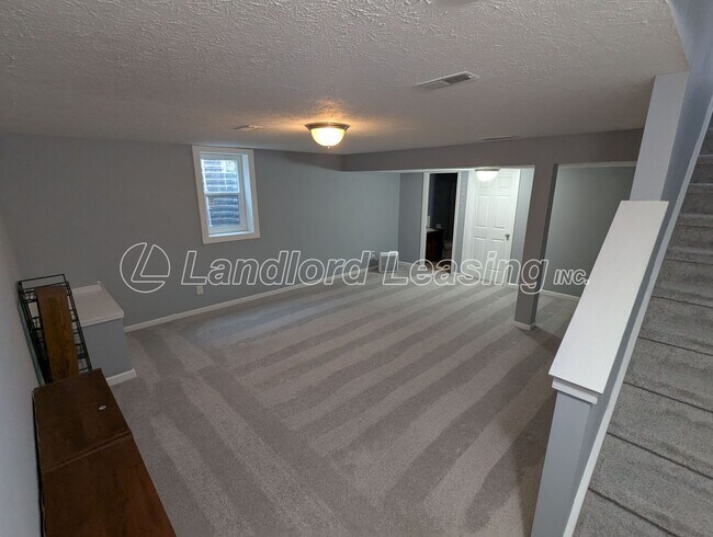 Building Photo - Spacious 4-Bedroom Colonial in Martin’s Ru...