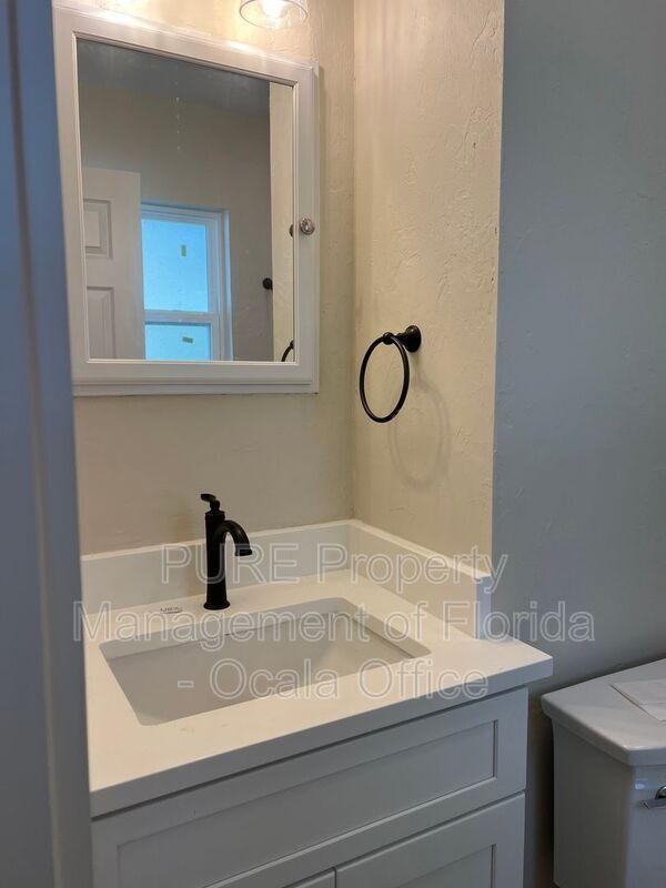 Building Photo - 7509 SW 78th Pl
