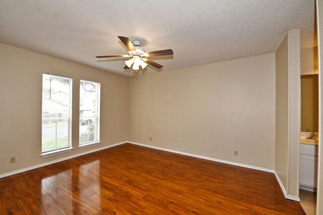 Building Photo - 13706 Winding Hill
