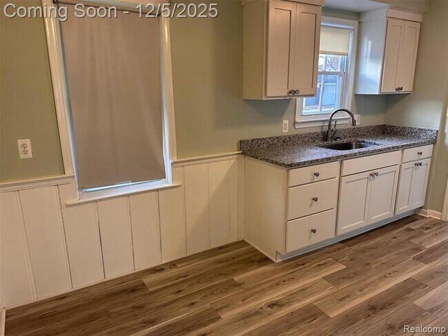 Building Photo - 110 Hamata Ave