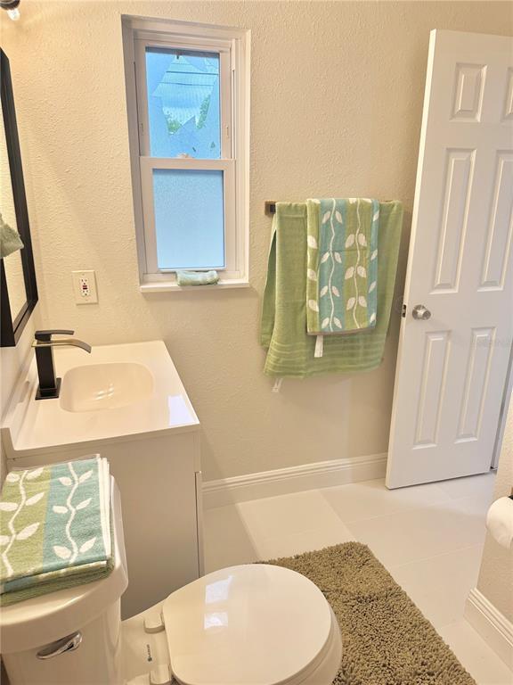 Building Photo - 2336 Nansen Ave