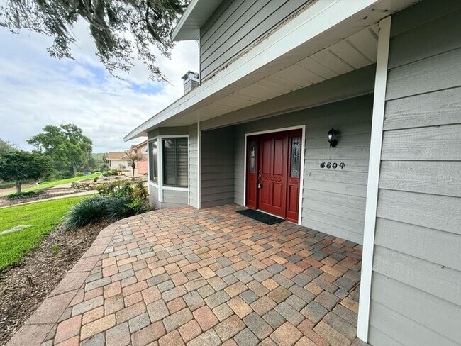 Building Photo - Large and Stunning 2700sqft Newly Renovated 3BR 3BTH!