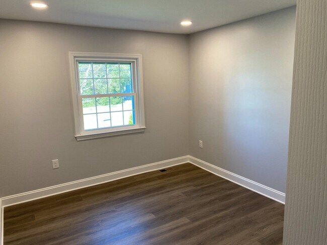 Building Photo - 108 Paoli Pike