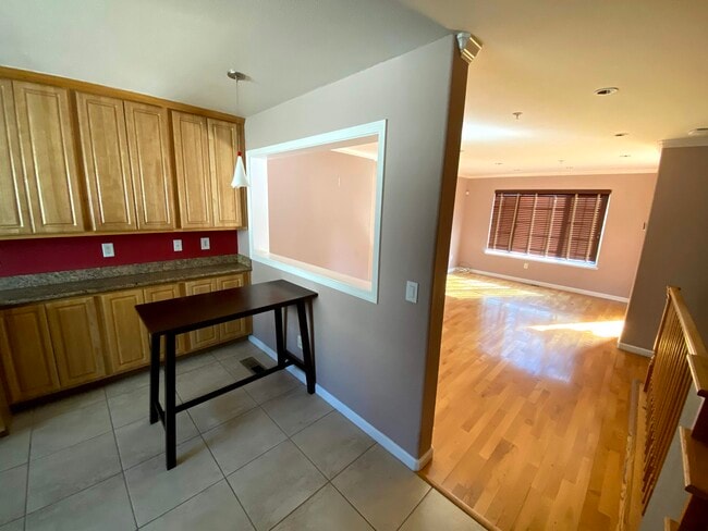 Building Photo - 624 Antioch Terrace