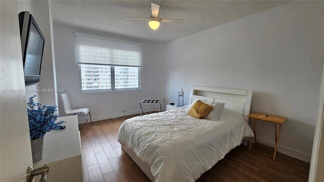 Building Photo - 1980 S Ocean Dr