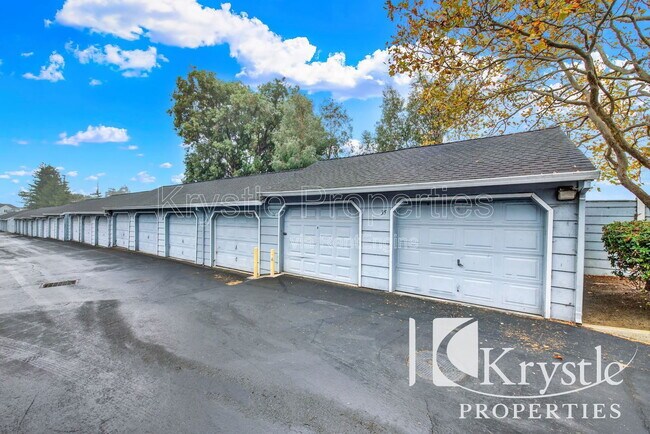 Building Photo - 285 Lighthouse Dr