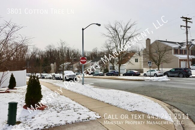 Building Photo - Beautiful 5 Bedroom SFH in Family Friendly...