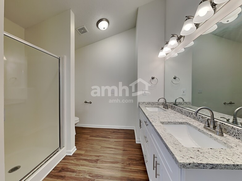 Building Photo - 5755 Fawn Dr