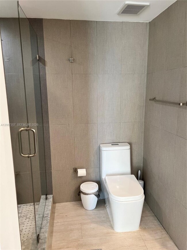 Building Photo - 2475 Brickell Ave