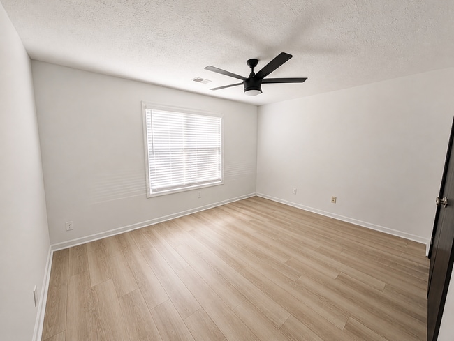 Building Photo - 1478 N Diane Ct