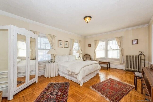 Building Photo - 161 W Beech St