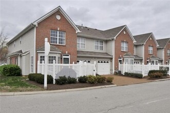 Building Photo - Spacious Prescott Place Townhome