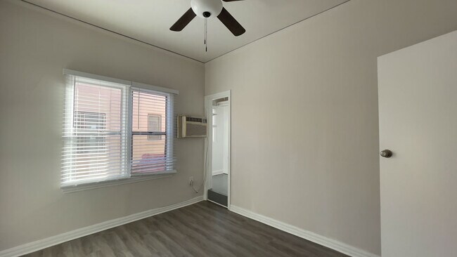 Building Photo - 209 N Berendo St
