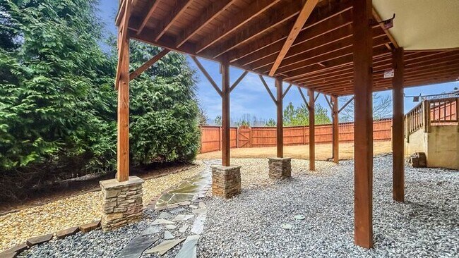 Building Photo - Stunning Cumming Executive Home, Hand Scraped Hardwoods, Custom Upgrades!