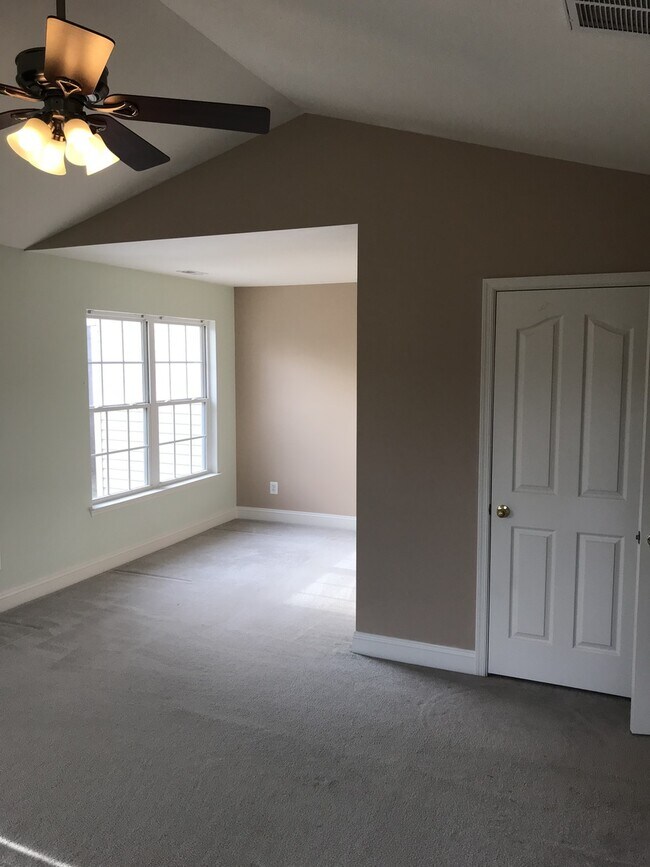 Building Photo - *Coming Soon!*  Large end unit town home i...