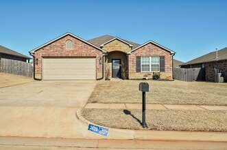 Building Photo - Gorgeous 4 Bed 2 Bath Home in Heart Of Mustang!!