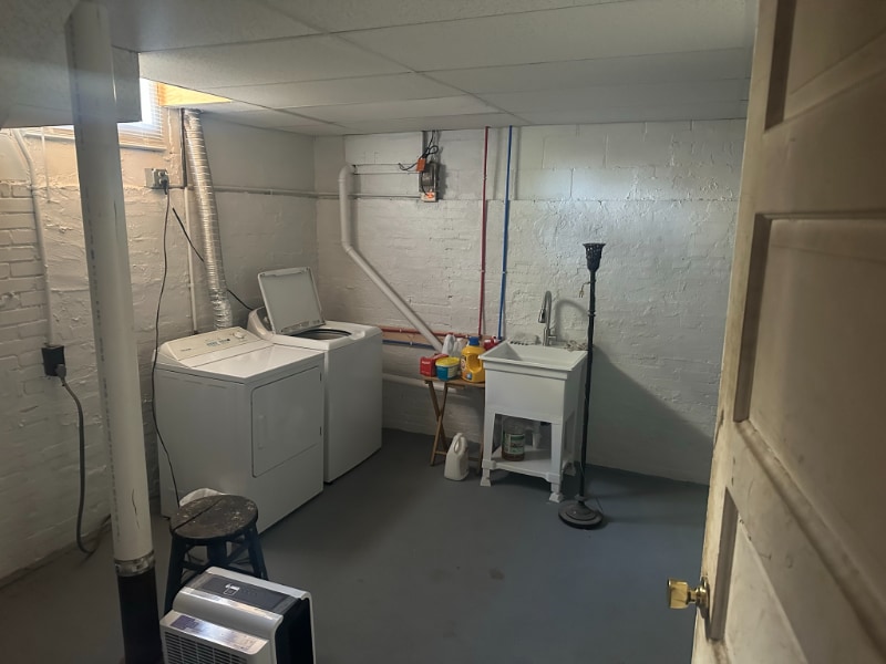 Building Photo - 1117 E Court St