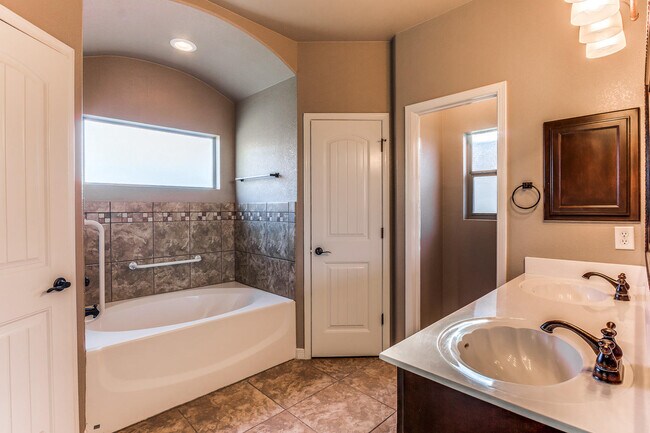 Building Photo - 5444 Pedro Lucero Dr