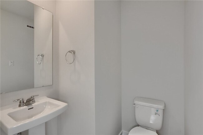 Building Photo - 122 Scotland Ln