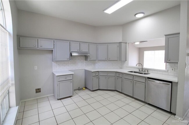 Building Photo - 2210 E 29th St