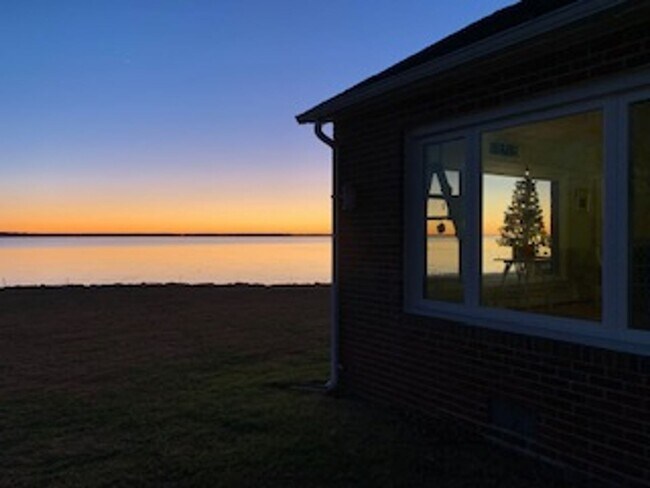 Building Photo - Waterfront Three Bedroom Two and a Half Bath