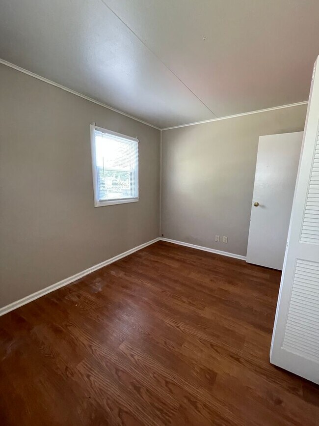 Building Photo - Single Family Home - WALKING DISTANCE TO PURDUE UNIVERSITY