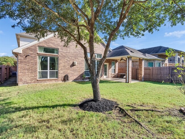 Building Photo - 28655 Maple Red Dr