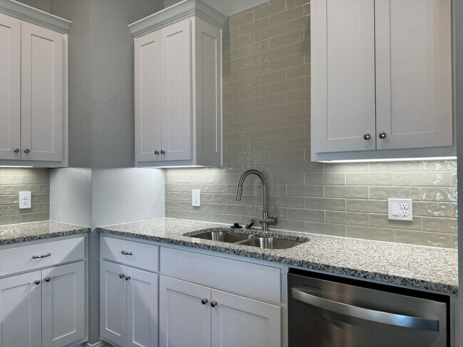 Building Photo - 448 Preston Rdg Dr
