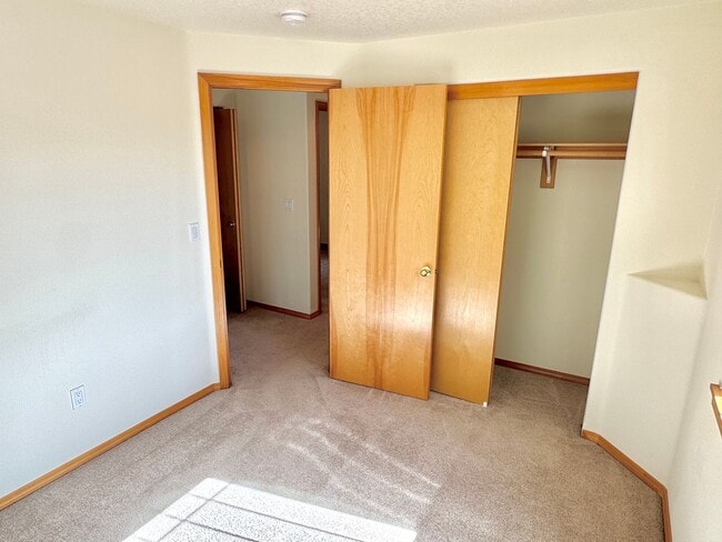 Building Photo - Montavilla Polished 2-Story with Hardwoods, Whole House A/C, Attached Garage, Off-street Parking