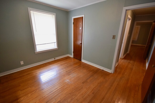 Building Photo - Spacious Home with lots of updates