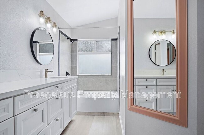 Building Photo - 1389 Serena Cir